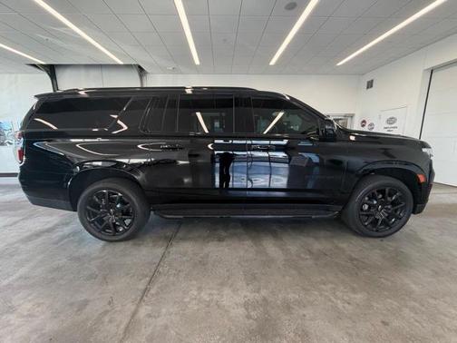 2024 Chevrolet Suburban RST