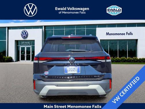 Deep Black Pearl Effect 2026 Volkswagen Tiguan 2.0T SE