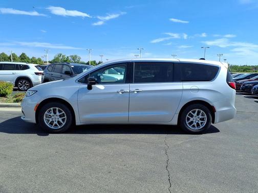 Silver Mist Clearcoat 2024 Chrysler Pacifica Touring-L