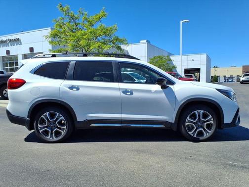 Crystal White Pearl 2024 Subaru Ascent Touring
