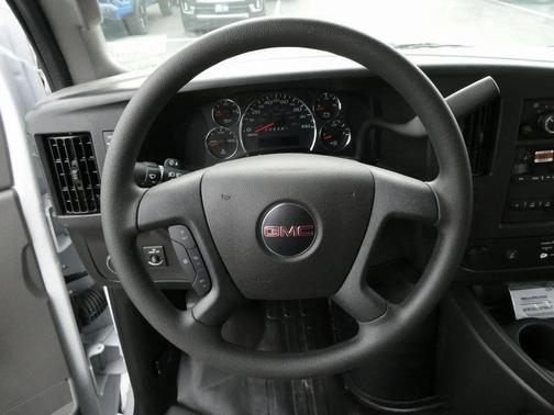2025 GMC Savana 2500 Work Van