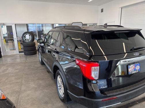 Agate Black Metallic 2024 Ford Explorer XLT