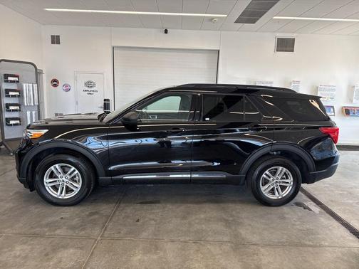 Agate Black Metallic 2024 Ford Explorer XLT