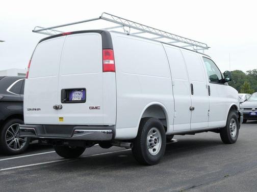 Summit White 2025 GMC Savana 3500 Work Van