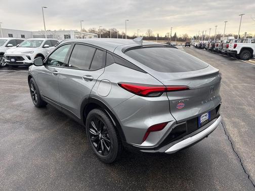 Moonstone Gray Metallic 2025 Buick Envista Sport Touring