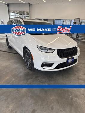 2021 Chrysler Pacifica Touring-L