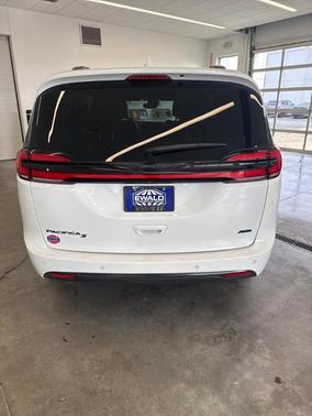 2021 Chrysler Pacifica Touring-L