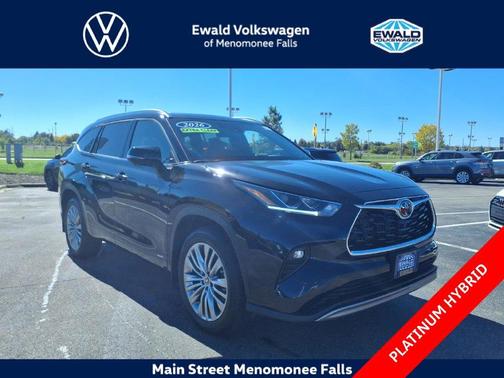 Black 2026 Toyota Highlander Hybrid Platinum