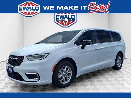 Bright White Clearcoat 2024 Chrysler Pacifica Touring-L