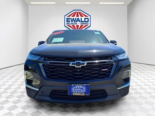 Mosaic Black Metallic 2023 Chevrolet Traverse RS