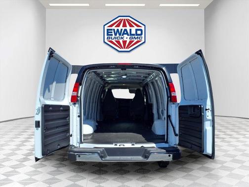 Summit White 2026 GMC Savana 3500 Work Van