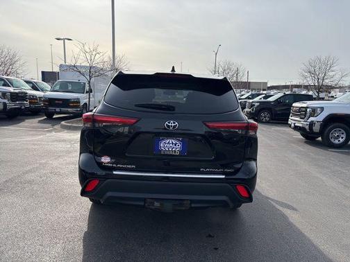 Midnight Black Metallic 2020 Toyota Highlander Platinum
