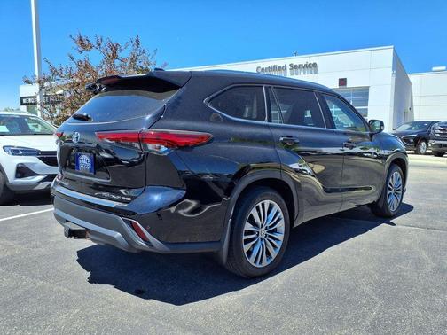 Midnight Black Metallic 2020 Toyota Highlander Platinum