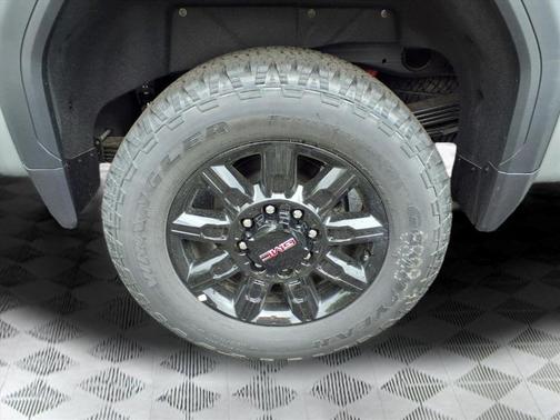Sterling 2026 GMC Sierra 2500 AT4