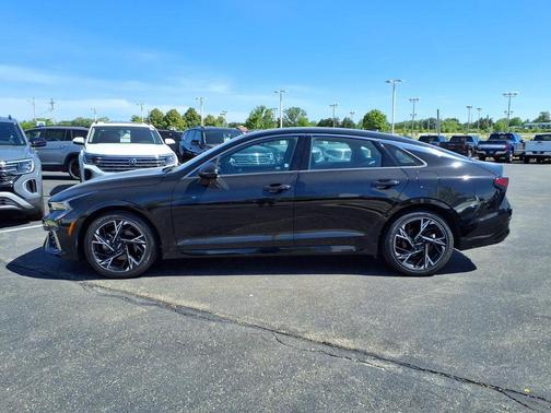 Aurora Black Pearl 2025 Kia K5 GT-Line