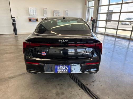 Aurora Black Pearl 2025 Kia K5 GT-Line