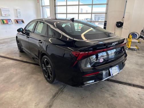 Aurora Black Pearl 2025 Kia K5 GT-Line