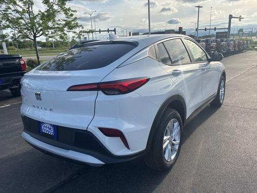 Summit White 2026 Buick Envista Preferred