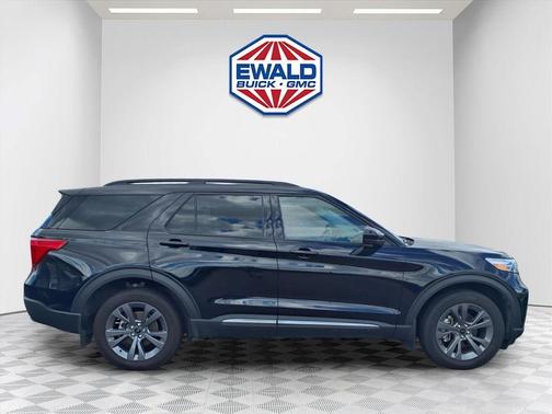 Agate Black Metallic 2024 Ford Explorer XLT