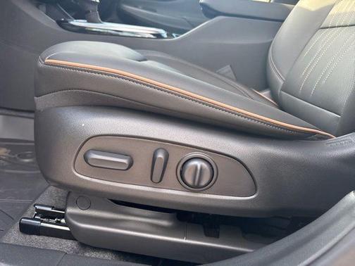 Ebony Twilight Metallic 2026 Buick Envista Avenir