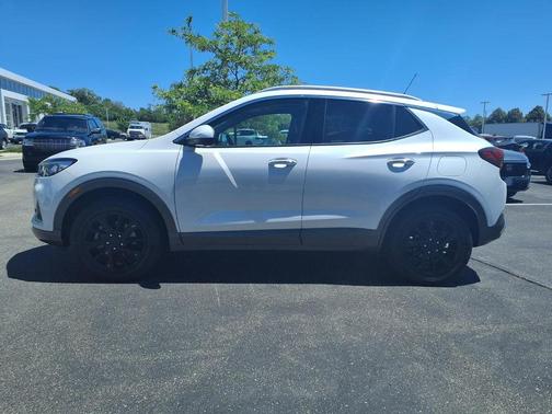 White Frost Tri-Coat 2021 Buick Encore GX Essence
