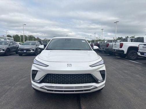 White Frost Tri-Coat 2026 Buick Envista Avenir