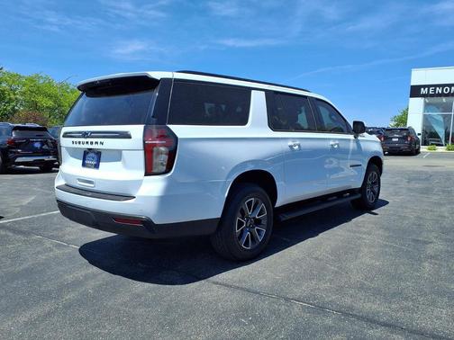 Summit White 2021 Chevrolet Suburban Z71