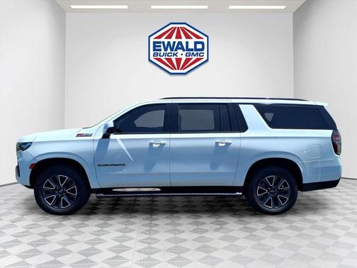 Summit White 2021 Chevrolet Suburban Z71