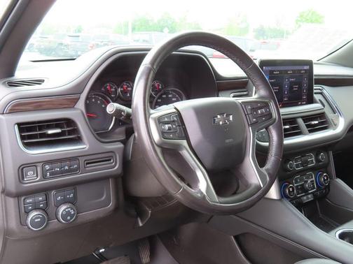 Summit White 2021 Chevrolet Suburban Z71