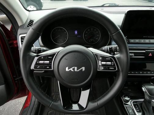 2023 Kia Seltos S