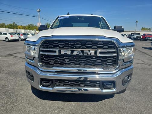 2019 RAM 2500 Tradesman Crew Cab 4x4 6'4' Box