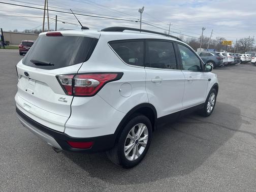 WHITE 2017 Ford Escape SE