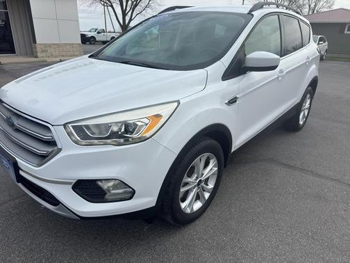 WHITE 2017 Ford Escape SE