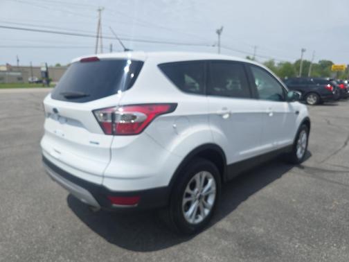 WHITE 2017 Ford Escape SE