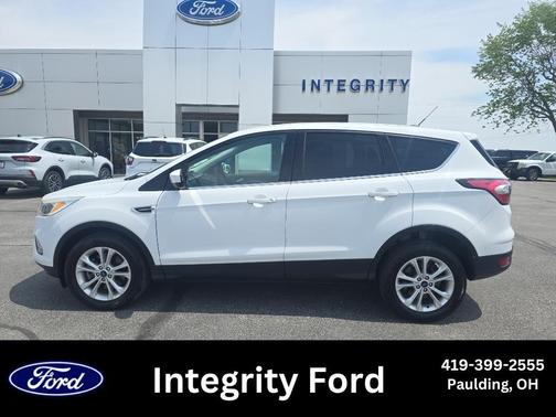 WHITE 2017 Ford Escape SE