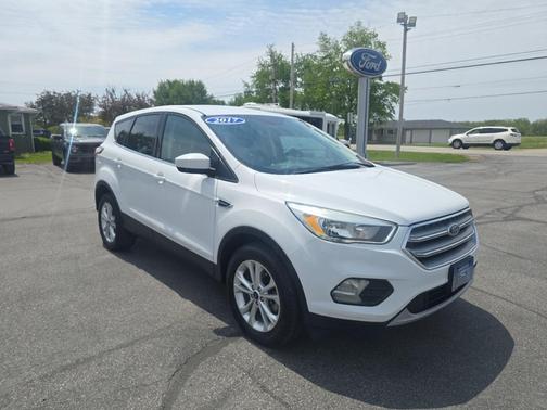 WHITE 2017 Ford Escape SE