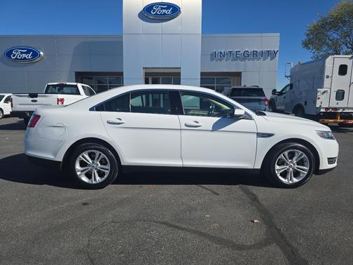 2019 Ford Taurus SEL