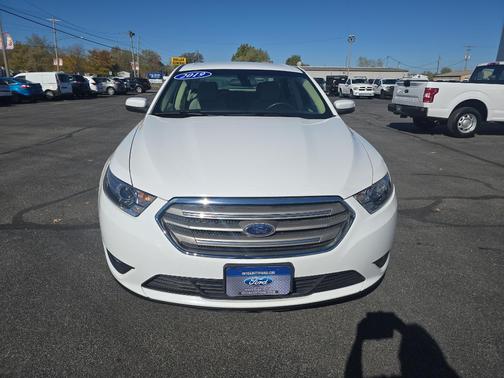 2019 Ford Taurus SEL