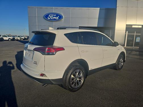 2017 Toyota RAV4 Hybrid XLE