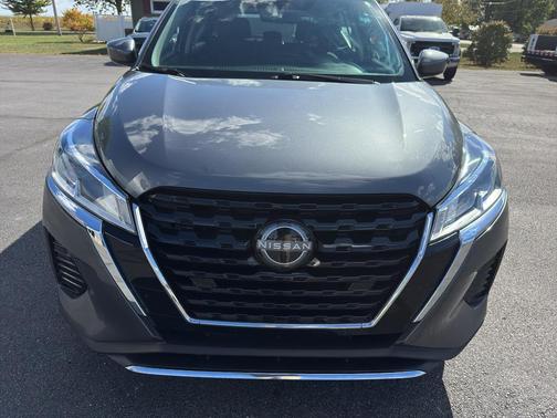 2022 Nissan Kicks SV