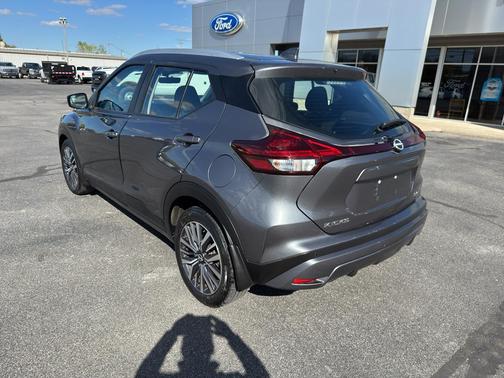 2022 Nissan Kicks SV