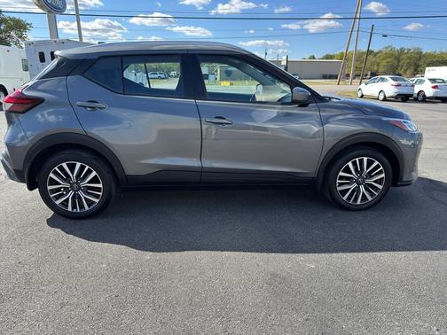 2022 Nissan Kicks SV