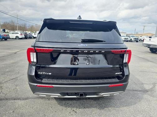 Agate Black Metallic 2026 Ford Explorer Active