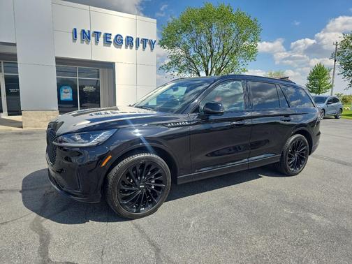 Infinite Black Metallic Clearcoat 2025 Lincoln Aviator Reserve AWD