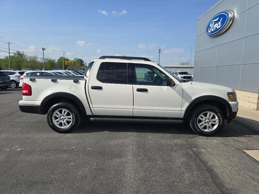 White Suede Clearcoat 2009 Ford Explorer Sport Trac XLT