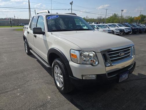 White Suede Clearcoat 2009 Ford Explorer Sport Trac XLT