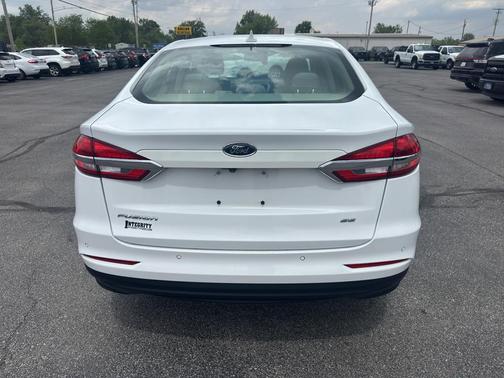 Oxford White 2019 Ford Fusion SE
