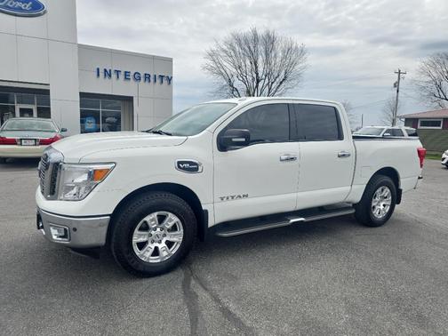 2017 Nissan Titan SV