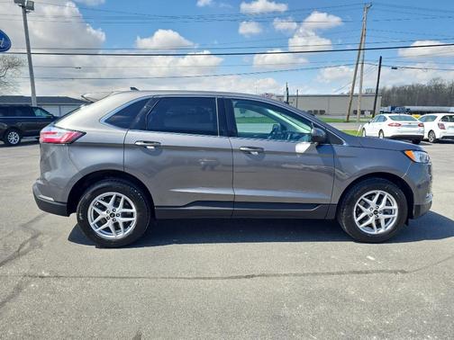 Carbonized Gray Metallic 2024 Ford Edge SEL