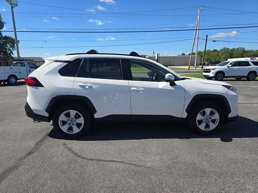 Super White 2019 Toyota RAV4 XLE